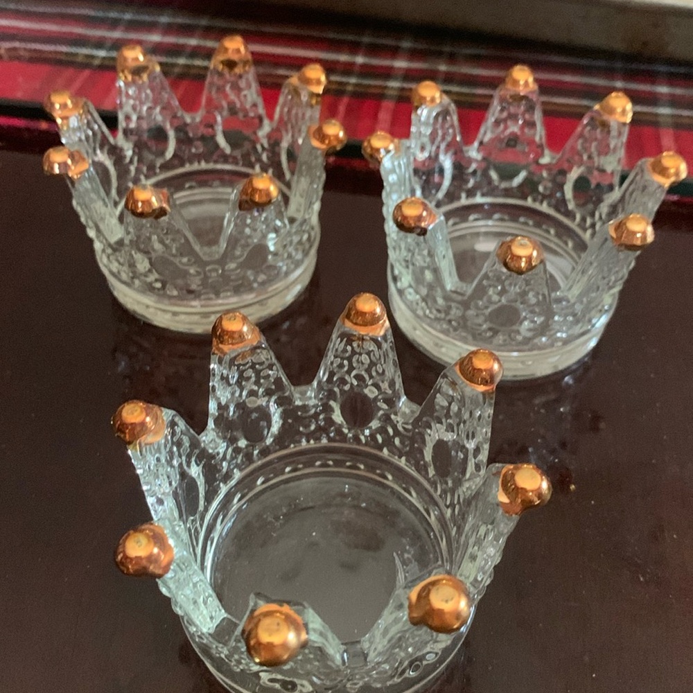 Tea light or thick candle holders